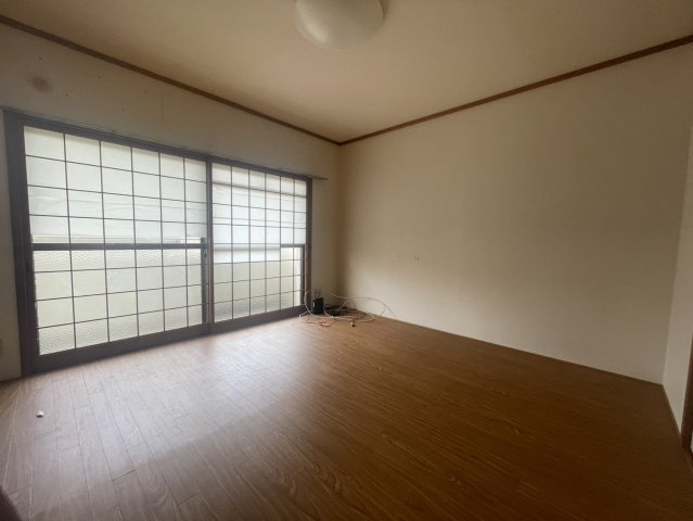 チャフル甲東の洋室