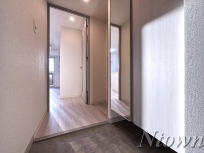 【玄関】 | プレサンス丸の内サージュ | 明るい玄関です