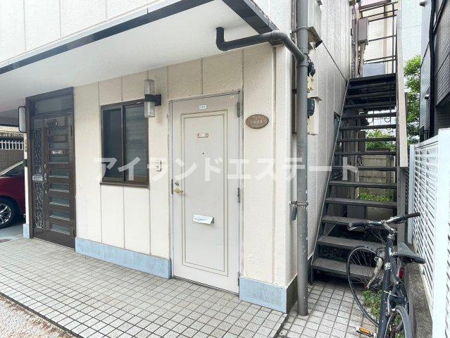 アリア三軒茶屋　駅近　南向き　内装リフォーム済のエントランス