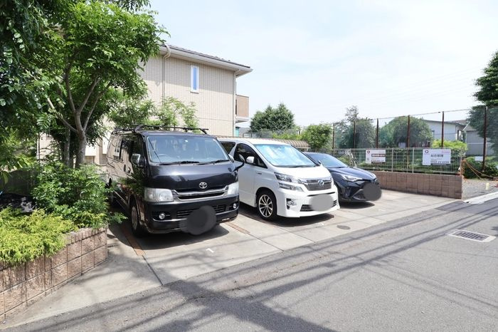 サンセールの駐車場