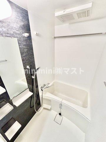 セレニテ南堀江エクラの浴室
