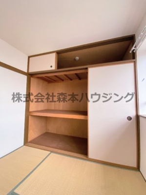 【収納】 | 　メイコータウンⅡ | ※同タイプ別室の写真を使用しています。
　設備内容や内装色調など相違がある場合は実際のお部屋の現状優先となります。