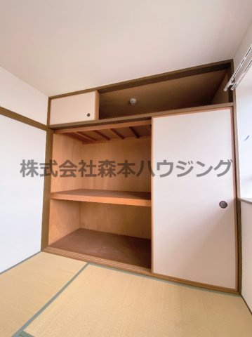 【収納】 | 　メイコータウンⅡ | ※同タイプ別室の写真を使用しています。
　設備内容や内装色調など相違がある場合は実際のお部屋の現状優先となります。