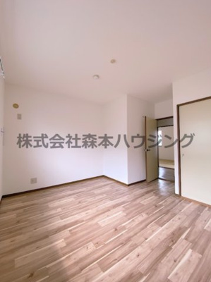 【洋室】 | 　メイコータウンⅡ | ※同タイプ別室の写真を使用しています。
　設備内容や内装色調など相違がある場合は実際のお部屋の現状優先となります。