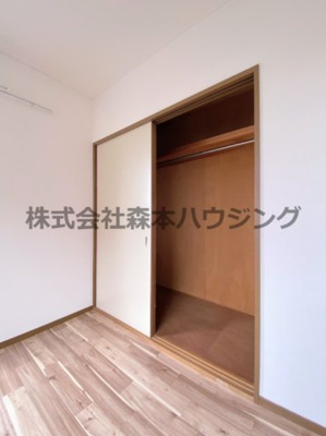 【収納】 | 　メイコータウンⅡ | ※同タイプ別室の写真を使用しています。
　設備内容や内装色調など相違がある場合は実際のお部屋の現状優先となります。