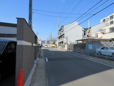 テッケルテスラの周辺|前面道路