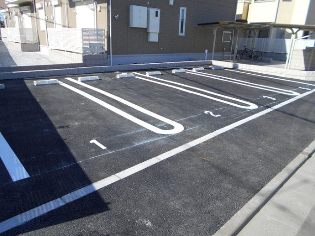リンデンハイムの駐車場