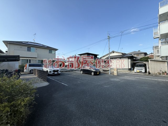 カーサ　マローン　A棟の駐車場|駐車場完備です