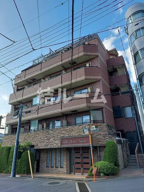 新宿区西落合４丁目の賃貸マンションの外観