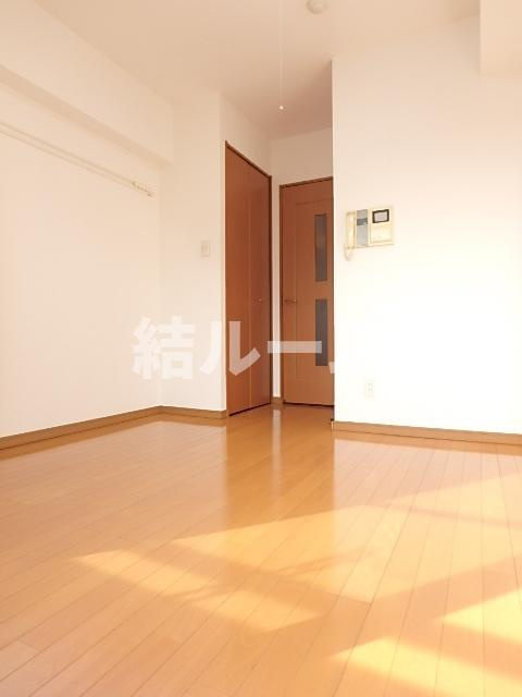 新宿区西落合４丁目の賃貸マンションの居間・リビング