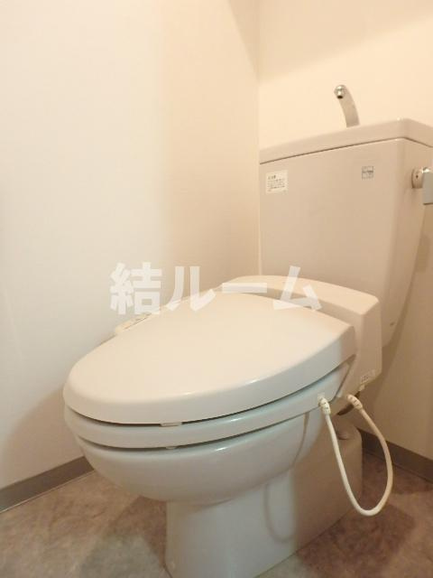 新宿区西落合４丁目の賃貸マンションのトイレ
