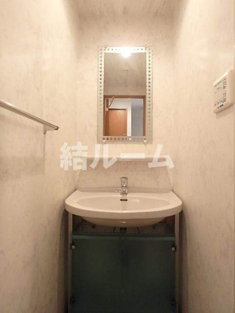 新宿区西落合４丁目の賃貸マンションの洗面所
