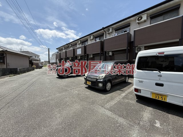グレース御井の駐車場|駐車場があるので、車を買う予定の方も安心です