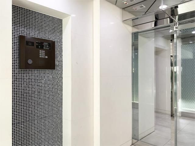 渋谷区恵比寿３丁目の賃貸マンションのエントランス|オートロック　モニタ付オートロック　防犯カメラ