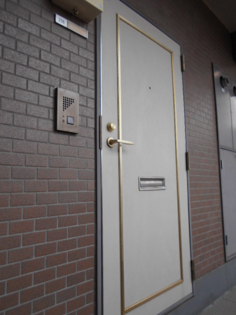 グランディオール白楽の玄関|写真は別部屋です