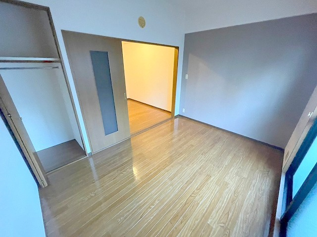 WEST VILLA