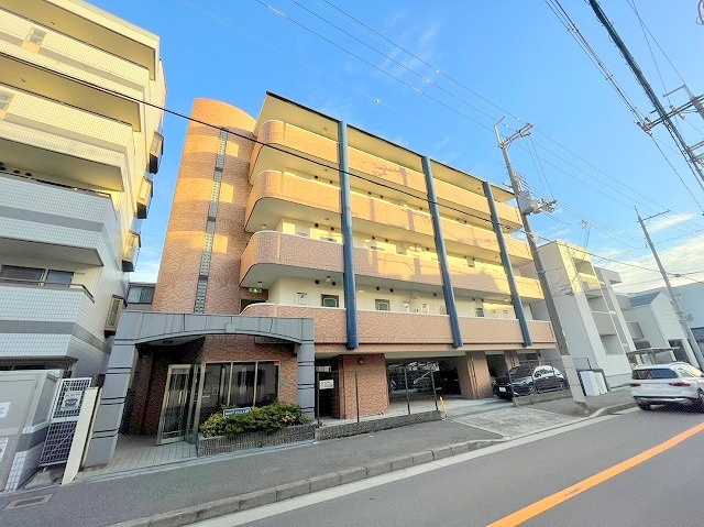 WEST VILLAの外観