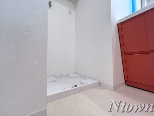【設備】 | NEO JAPANESQUE 出来町(ネオジャパネスク出来町) | 洗濯機置き場です。