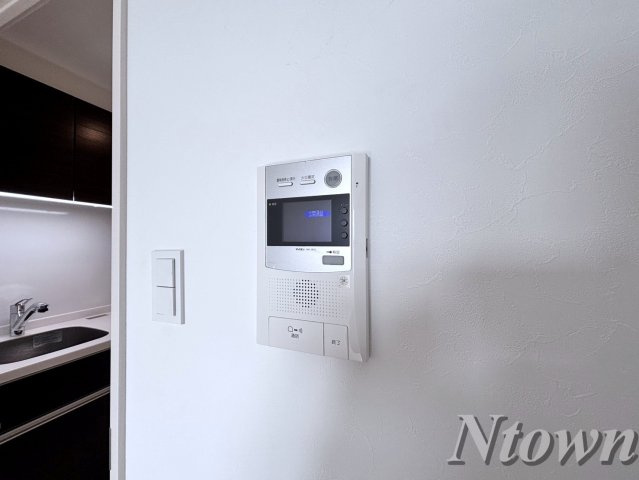 【セキュリティ】 | NEO JAPANESQUE 出来町(ネオジャパネスク出来町) | モニター付きインターフォンです。