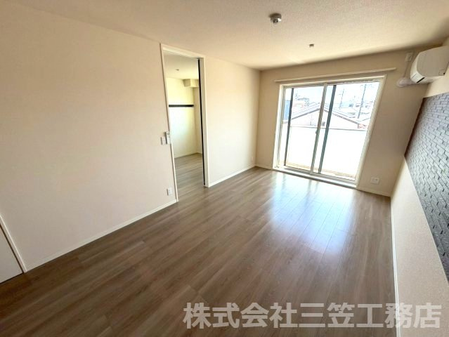寝屋川市若葉町の賃貸マンションの居間・リビング