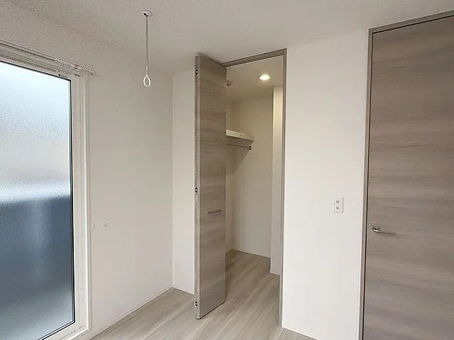 西宮市上甲子園１丁目のアパートの収納