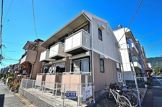 神戸市灘区上河原通３丁目のアパート