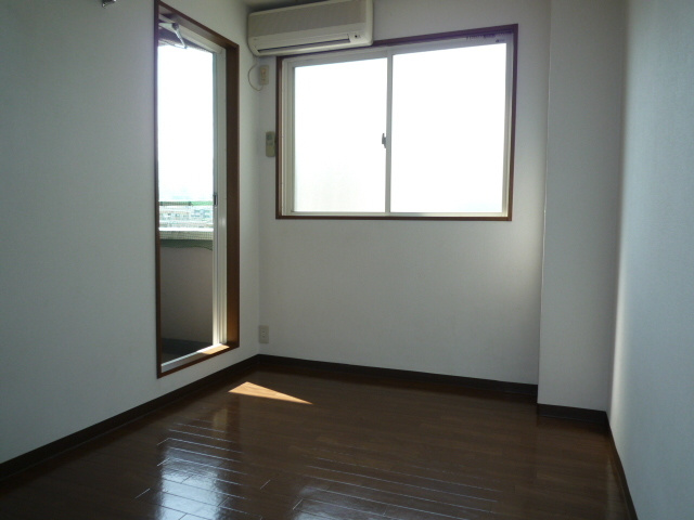 神戸市東灘区魚崎北町１丁目の賃貸マンションの居間・リビング