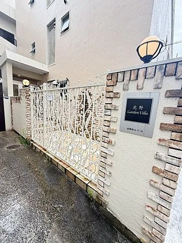 神戸市中央区北野町４丁目の賃貸マンションのエントランス
