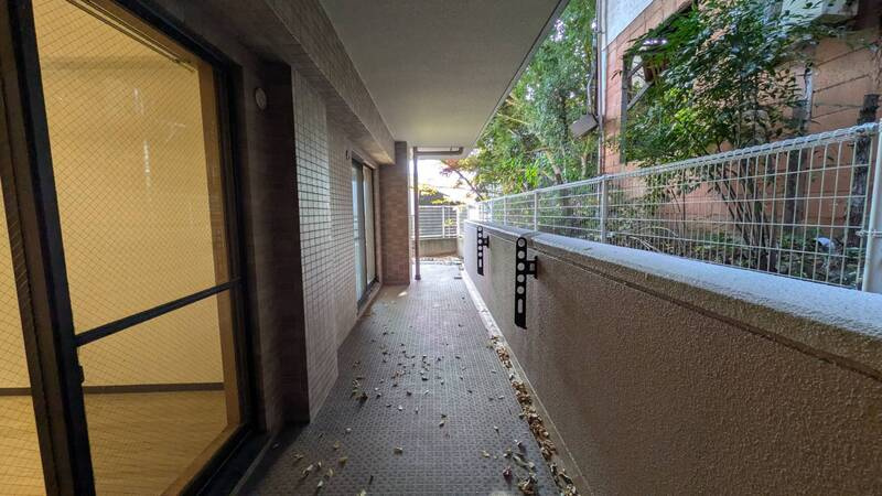 神戸市灘区城の下通２丁目の賃貸マンションのバルコニー