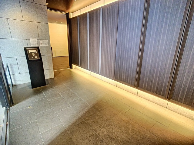 ザ･レジデンス神戸元町通のエントランス