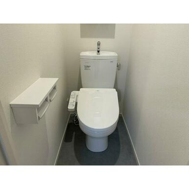 神戸市中央区中山手通７丁目の賃貸マンションのトイレ