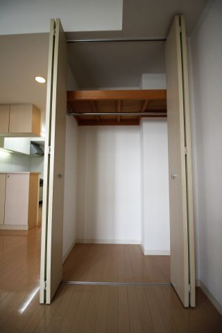 神戸市中央区相生町５丁目の賃貸マンションの収納