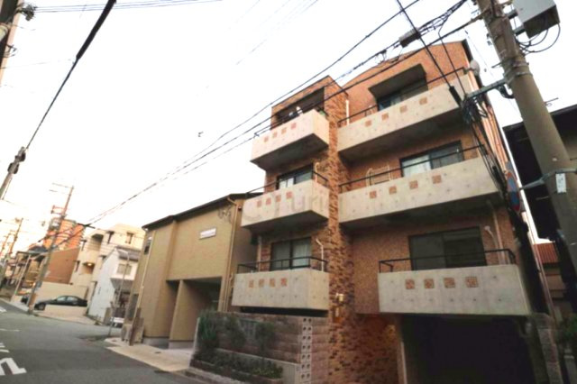 ソバーレ六甲道の外観