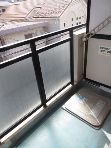 神戸市灘区徳井町４丁目の賃貸マンションのバルコニー