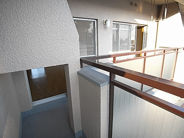 西宮市西平町の賃貸マンションのバルコニー