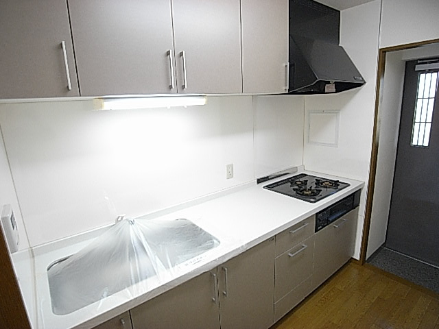 西宮市西平町の賃貸マンションのキッチン