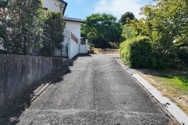 【土地】福岡市東区名島の前面道路含む現地写真