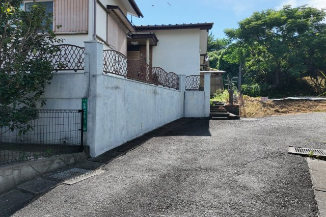 【土地】福岡市東区名島の前面道路含む現地写真