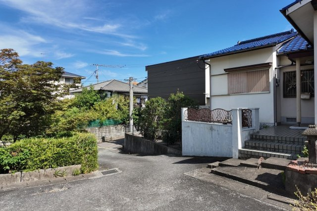 【土地】福岡市東区名島の前面道路含む現地写真