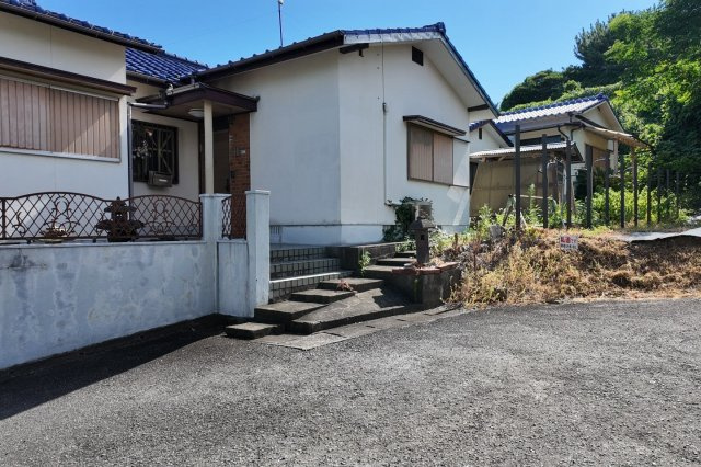 【土地】福岡市東区名島の前面道路含む現地写真