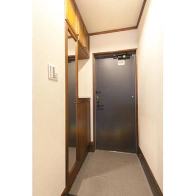 プラザ小島屋抜弁天ビルの玄関