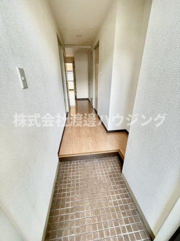 フレイグラント坂山の玄関