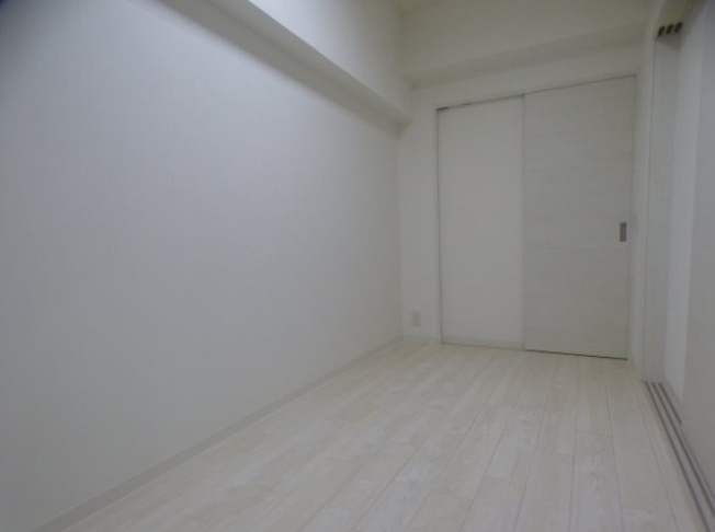 【寝室】ラフィーネ本川