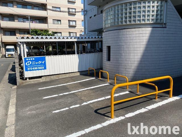 リファインドカースルの駐車場|駐車スペースもあります