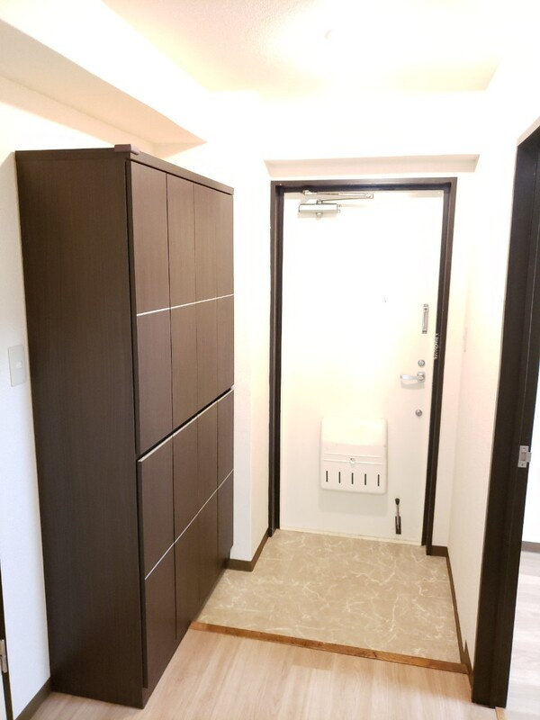 調布市西つつじケ丘２丁目の賃貸マンションの玄関