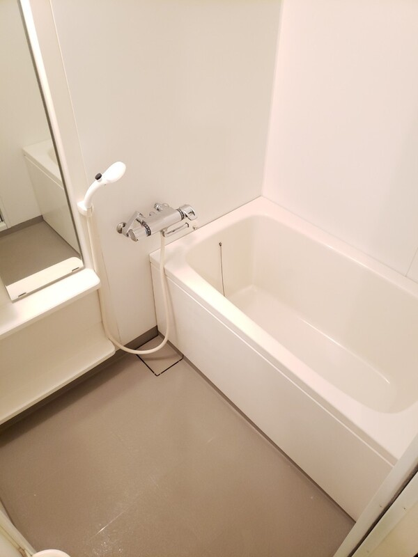 調布市西つつじケ丘２丁目の賃貸マンションの浴室