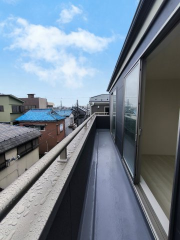 三郷市　鷹野3丁目　新築戸建　全1棟のバルコニー|施工例です
