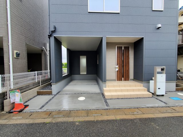 三郷市　鷹野3丁目　新築戸建　全1棟の駐車場|施工例です