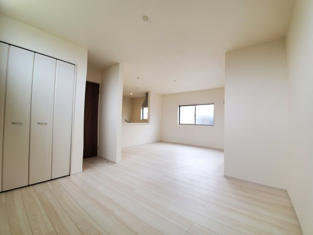 三郷市　鷹野3丁目　新築戸建　全1棟の居間・リビング|施工例です