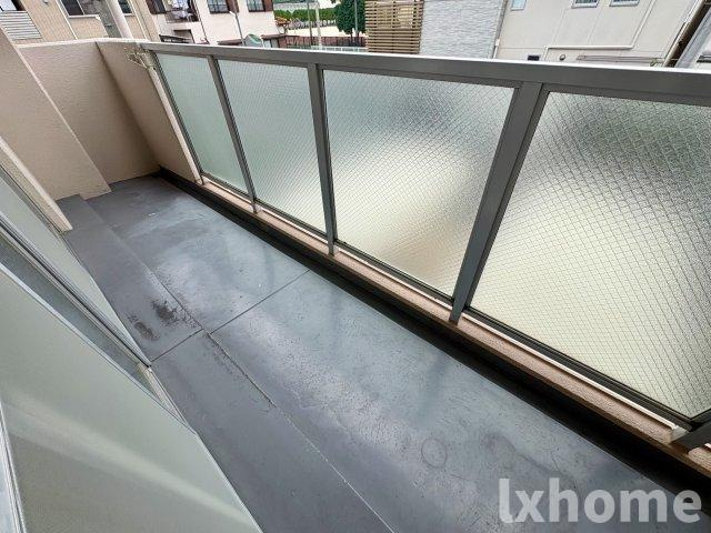 ベルメゾン茨木のバルコニー|お洗濯にも便利なバルコニー付き